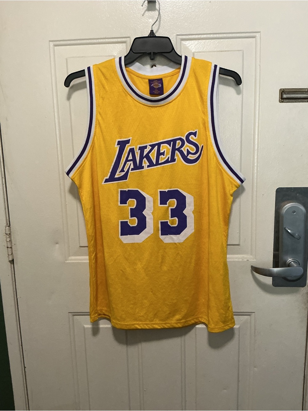 Los Angeles Lakers Yellow Basketball Jersey No Brand - Size Men